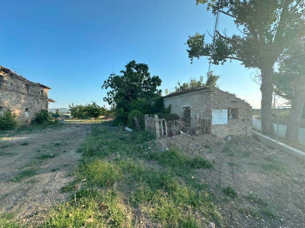 Rustico / casale a Civitanova marche in Contrada Piane Chienti, 37 - Foto 5