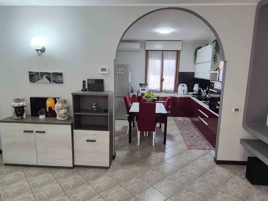 Appartamento a Trecate in Via Po, 72 - Foto 3