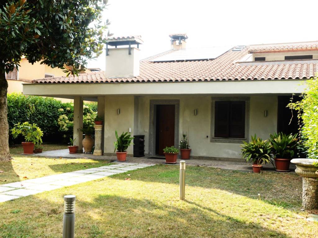 Villa a Rocca di papa in Via dei Castelli Romani - Foto 2