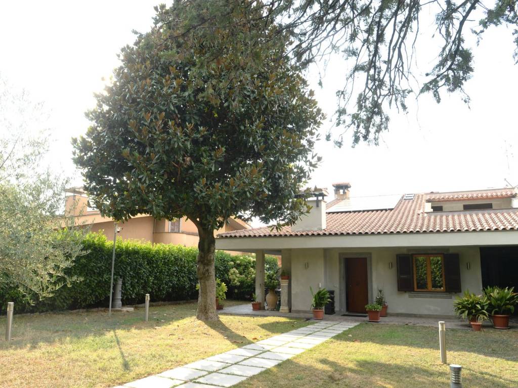Villa a Rocca di papa in Via dei Castelli Romani - Foto 3