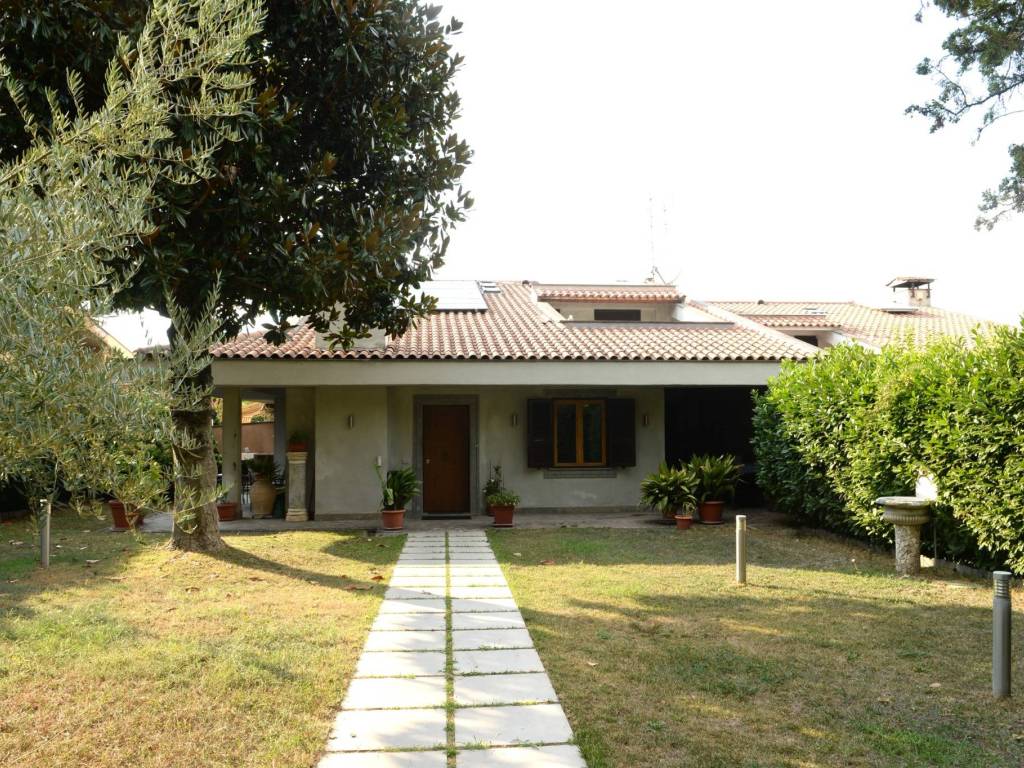Villa a Rocca di papa in Via dei Castelli Romani - Foto 4