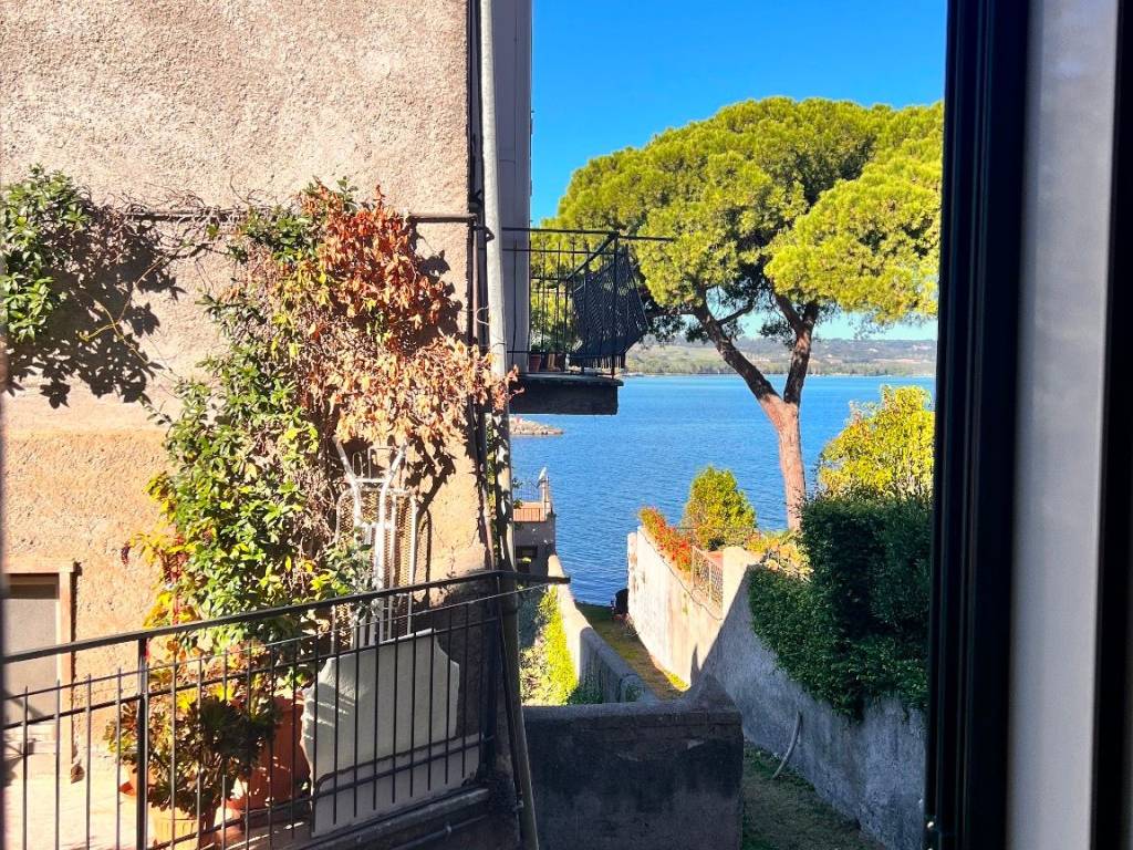 Appartamento a Capodimonte in Via del Laghetto, 9 - Foto 2