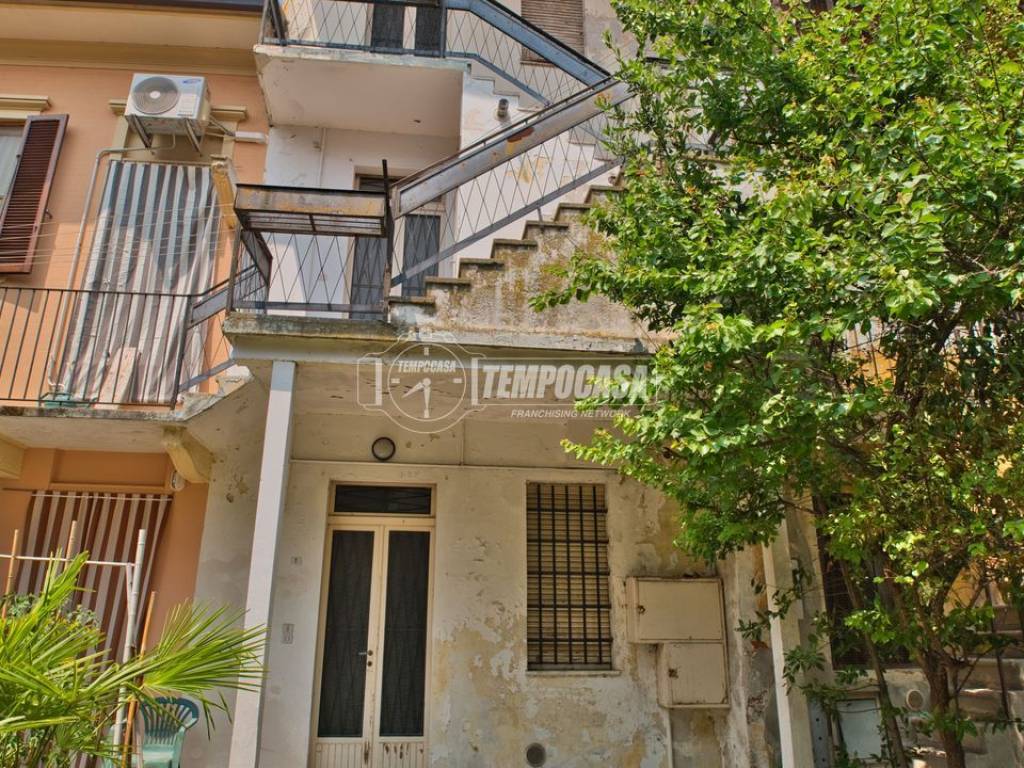 Casa indipendente a Galliate in Via Giacomo Matteotti - Foto 3