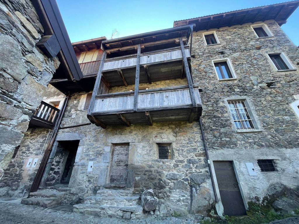 Casa indipendente a Forcola in Via Alfaedo - Foto 3