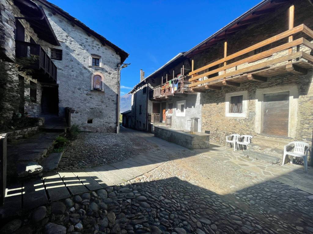 Casa indipendente a Forcola in Via Alfaedo - Foto 4