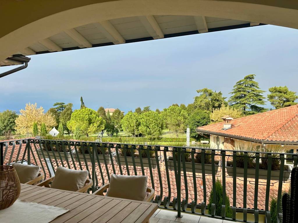 Attico / mansarda a Desenzano del garda in Viale Giuseppe Motta, 130 - Foto 4