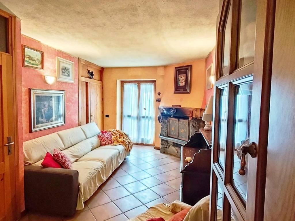 Casa indipendente a Campodolcino in Via Pietra, 33 - Foto 4