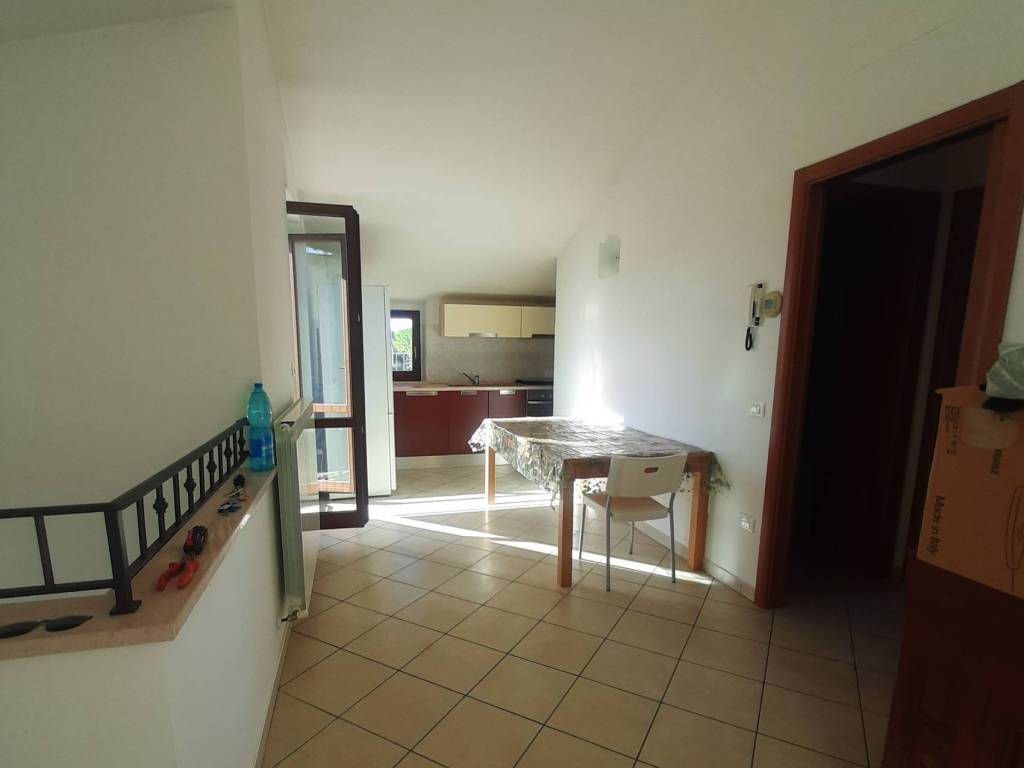 Appartamento a Monte porzio in Via Martiri della Resistenza - Foto 4