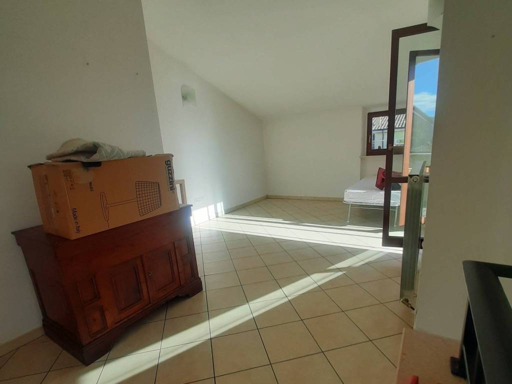 Appartamento a Monte porzio in Via Martiri della Resistenza - Foto 5