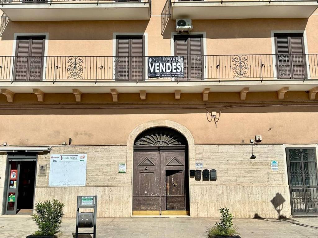 Appartamento a Castellaneta in Via Roma, 14 - Foto 2