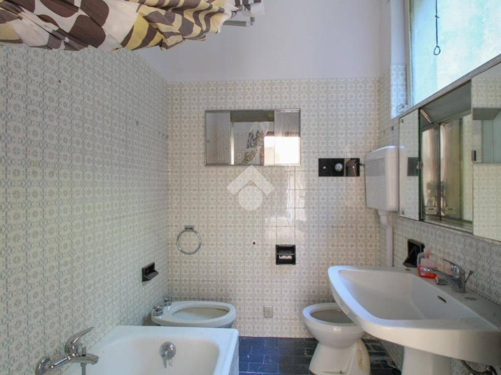Appartamento a Gardone riviera in VIA Valle fiorita - Foto 5
