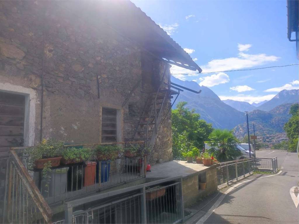 Rustico / casale a Pont-saint-martin in via chenuil, 3 - Foto 3