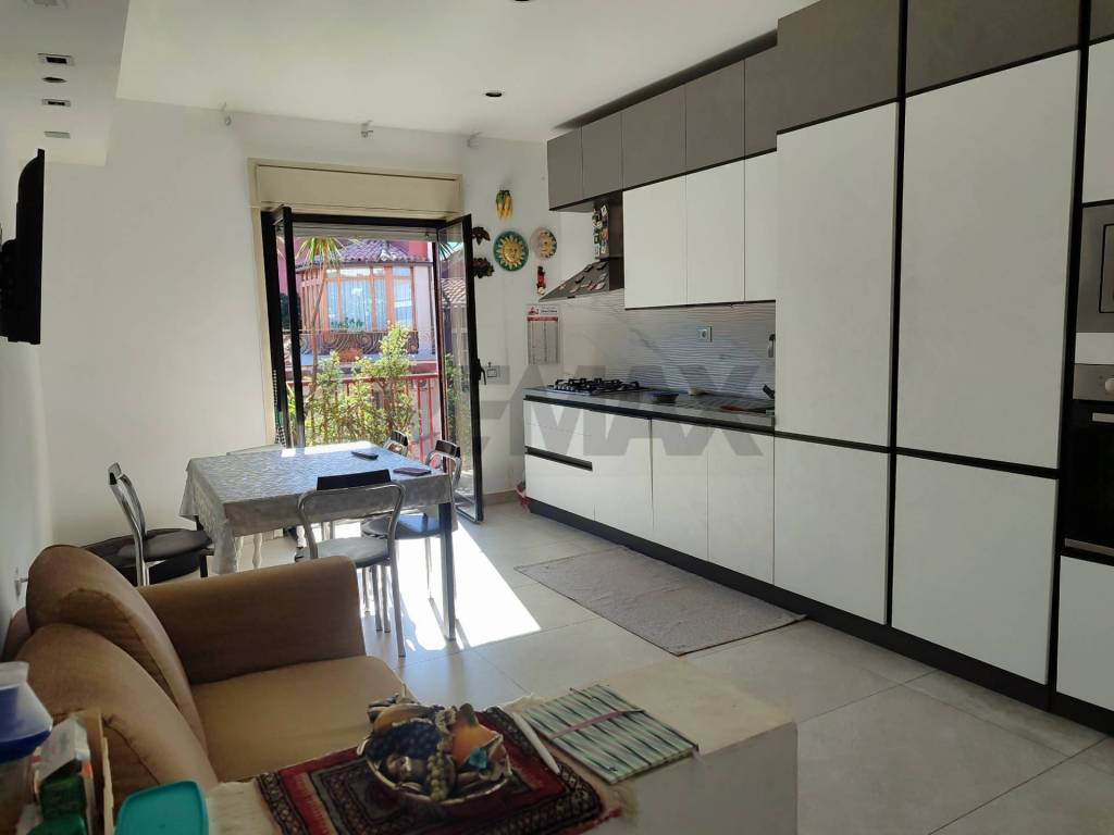 Appartamento a Aci castello in via Domenico Tempio, 5 - Foto 2