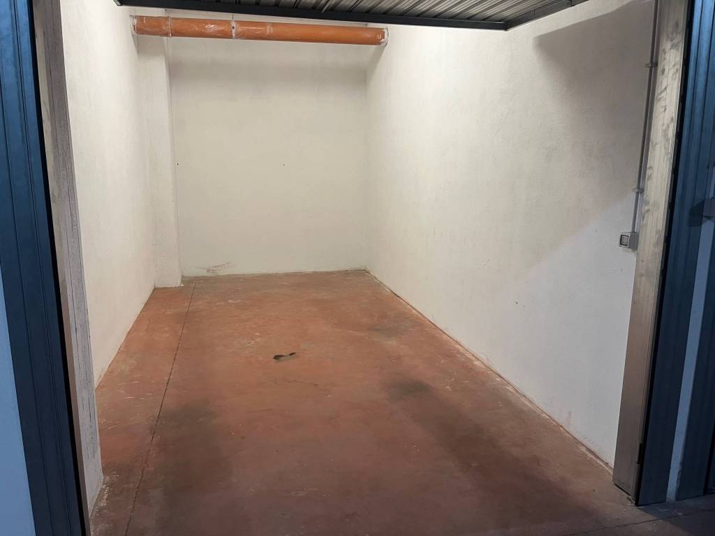 Box / garage a Pomezia in Via Giacomo Matteotti, 16 - Foto 4