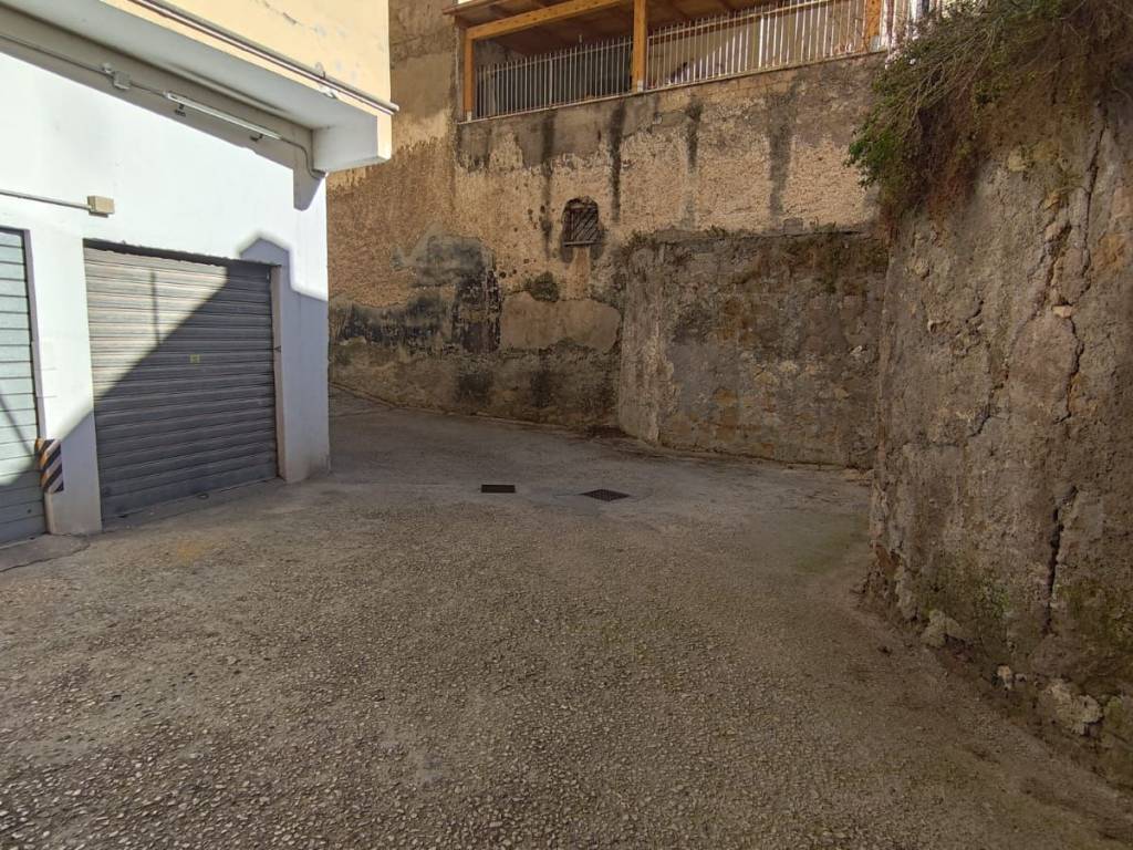 Box / garage a Tivoli in Via degli Ulivi - Foto 3
