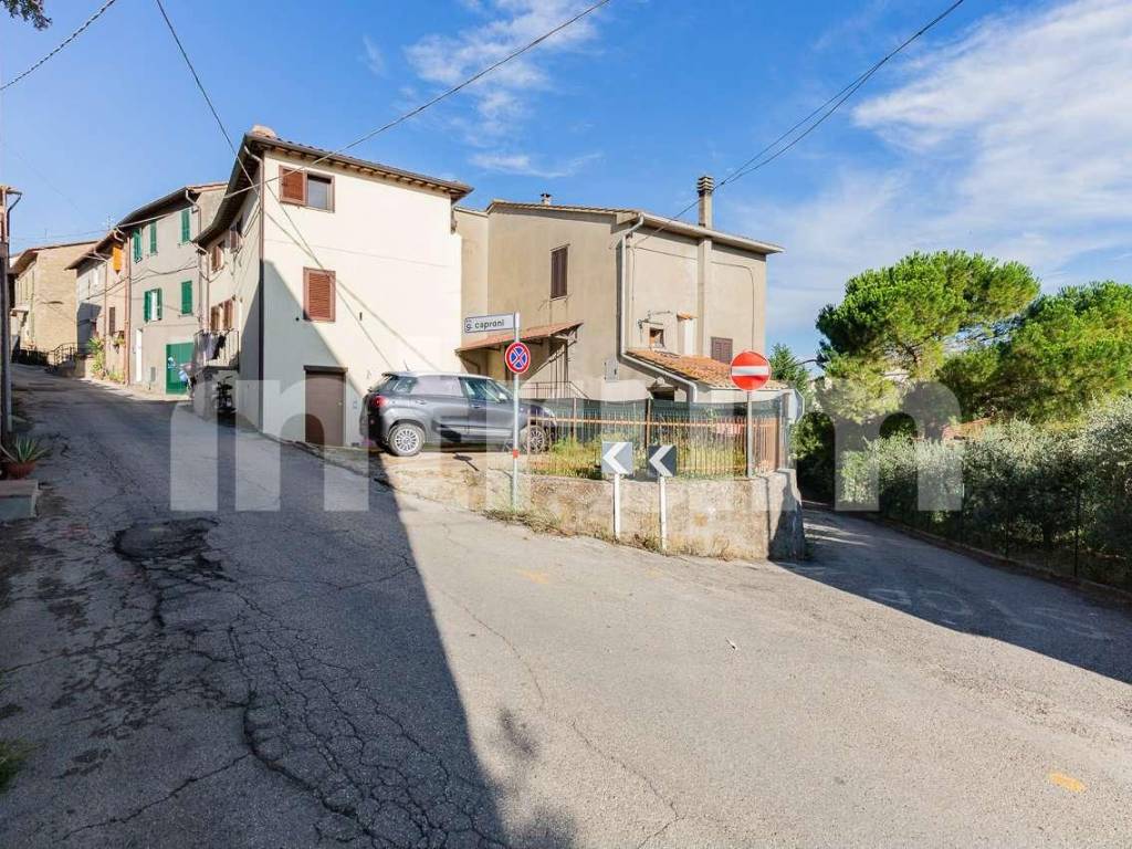 Casa indipendente a Perugia in via Francesca 17 - Foto 2