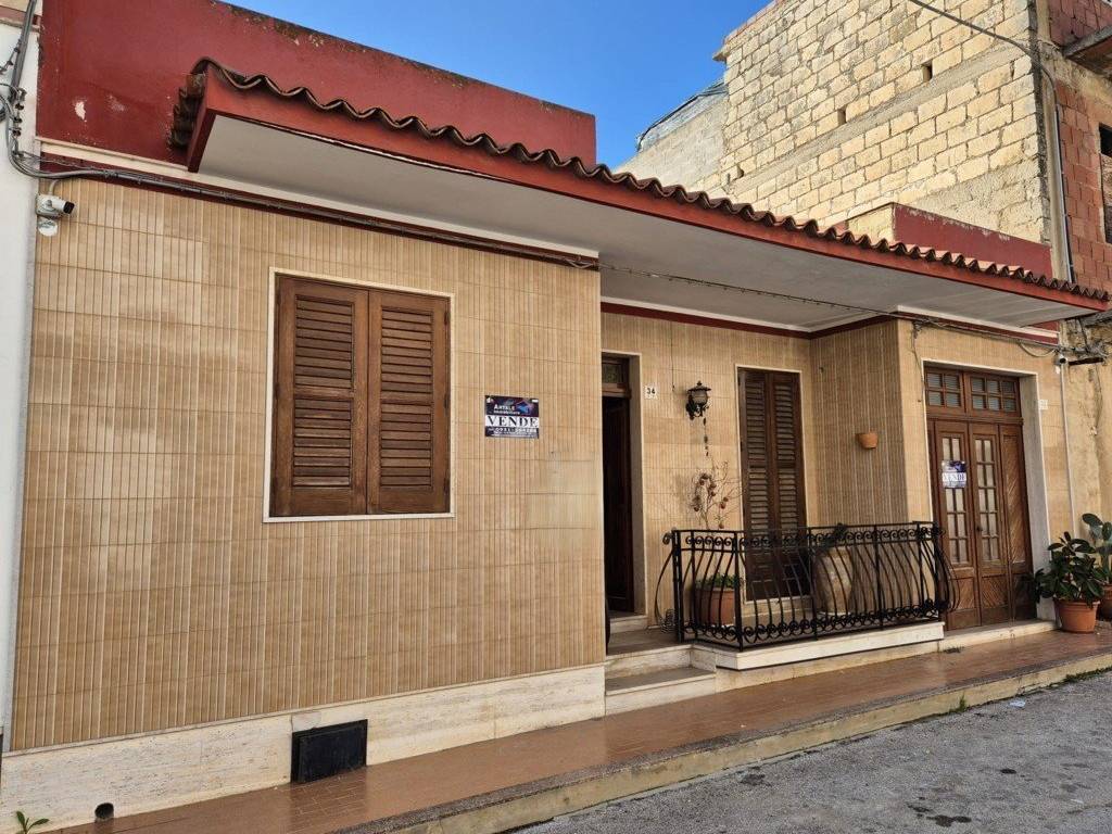 Casa indipendente a Avola in Via Paolo Orsi - Foto 2