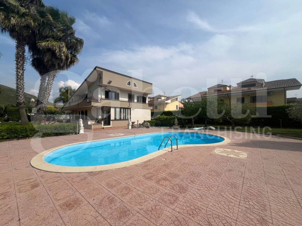 Villa a Bellona in Via Madonna degli Angeli - Foto 3