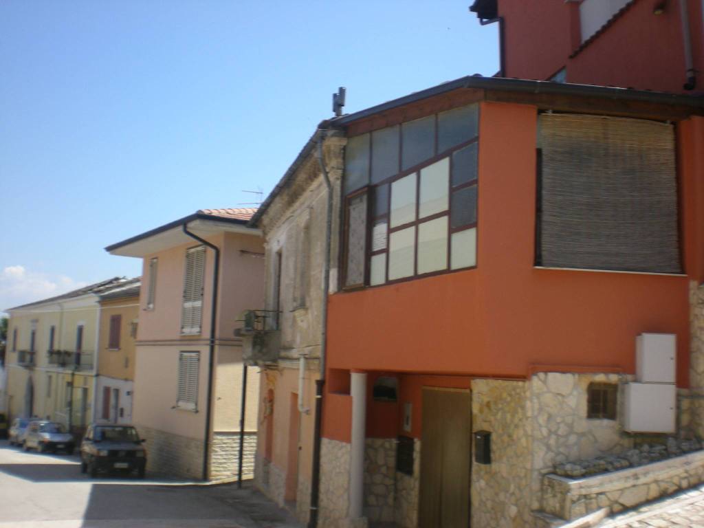 Casa indipendente a Sant'angelo a cupolo in Via Regina Elena - Foto 2