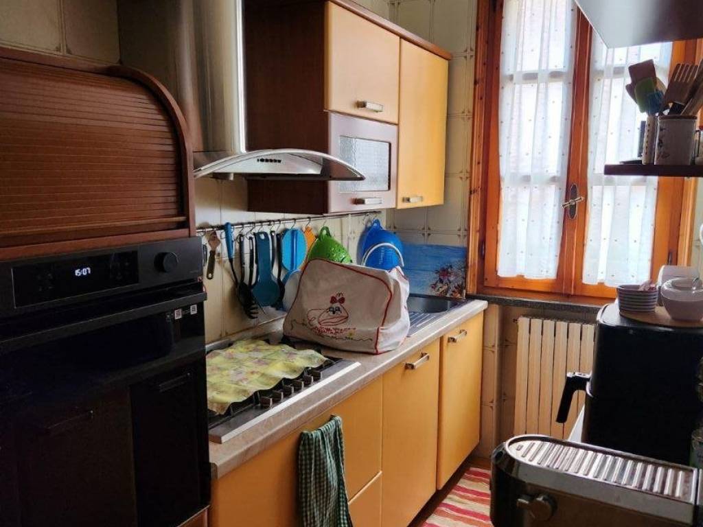 Villa a Castelnovo di sotto in Via Silvio d'Arzo - Foto 3