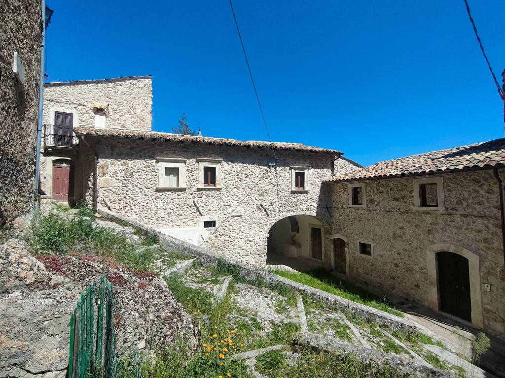 Casa indipendente a Calascio - Foto 2