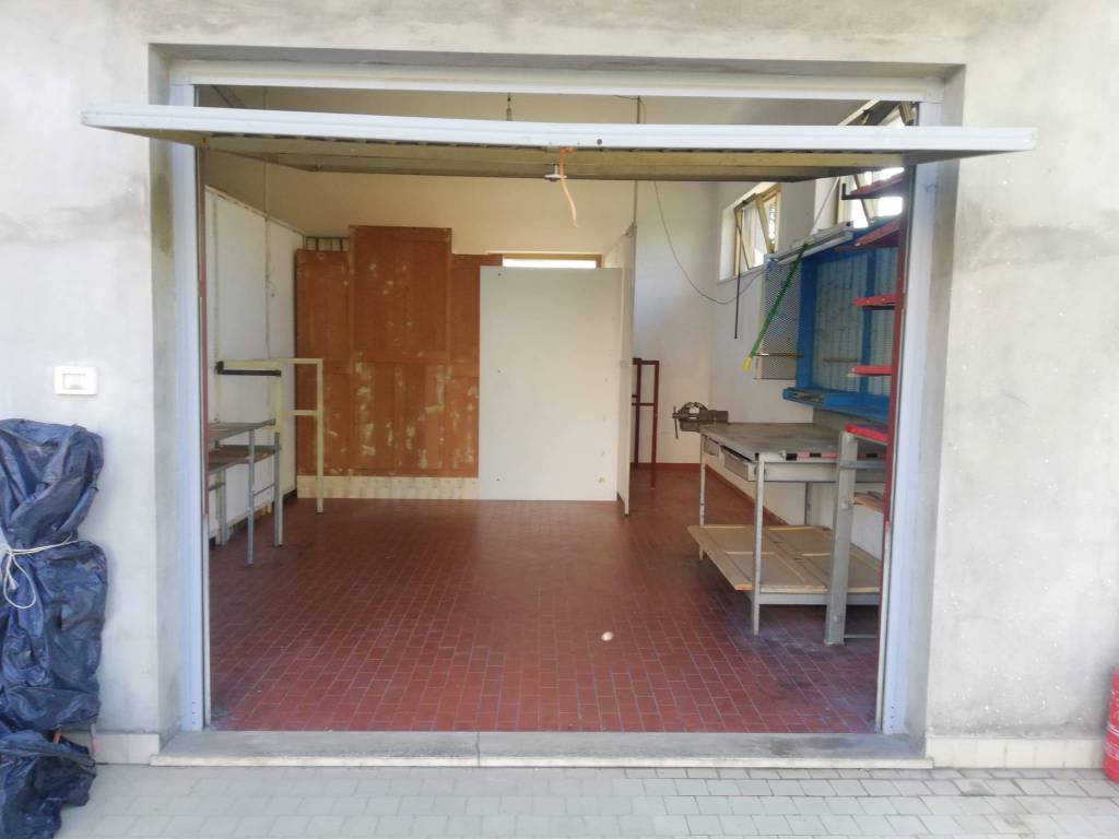 Box / garage a Montesilvano in Via Nicola Barbato, 14 - Foto 2