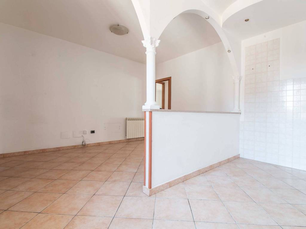 Appartamento a Gorla minore in Via Francesco Raimondi, 41 - Foto 2