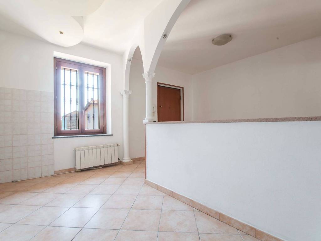 Appartamento a Gorla minore in Via Francesco Raimondi, 41 - Foto 5