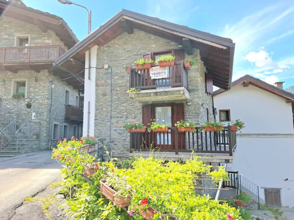 Villa a Saint-vincent in Frazione Moron - Foto 2