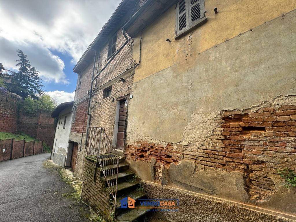 Casa indipendente a Nizza monferrato in Viale dei Partigiani, 21 - Foto 2