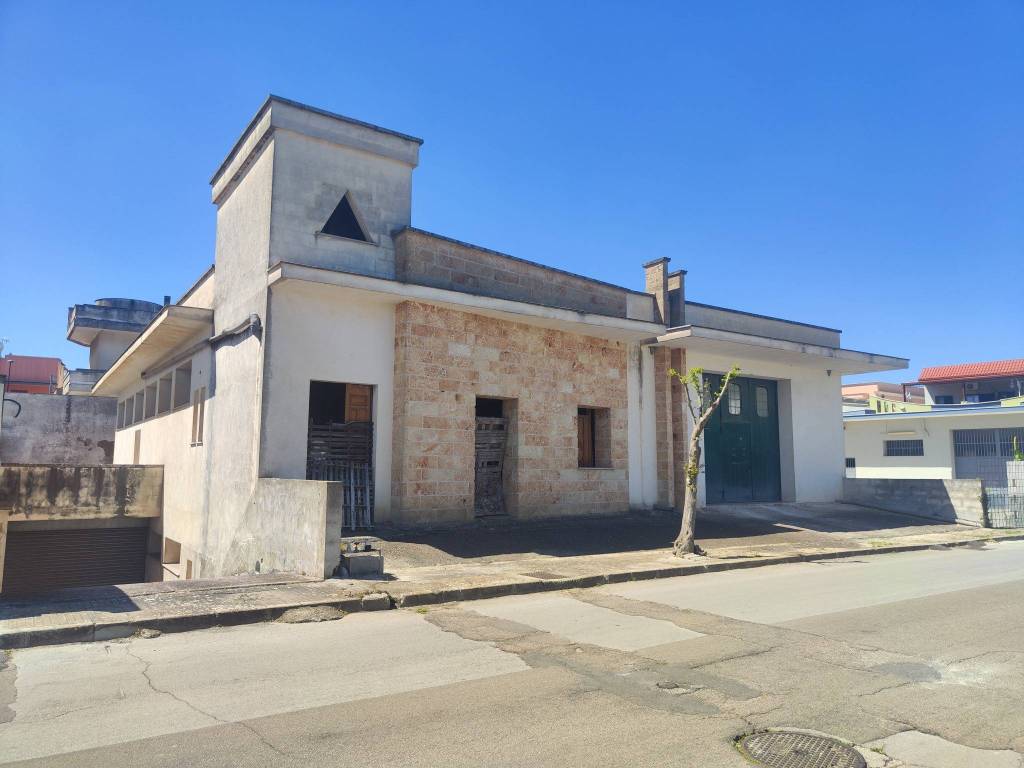 Immobile a Supersano in Viale Sandro Pertini - Foto 2