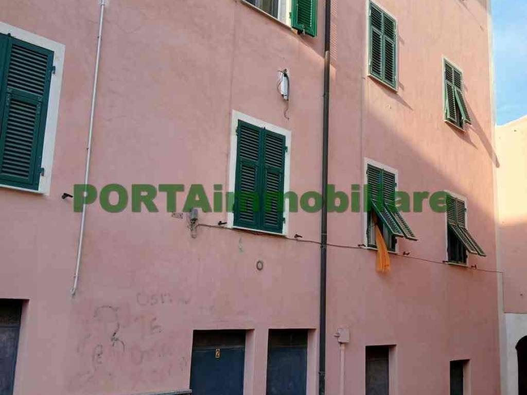 Appartamento a Vado ligure in Piazza Arturo Martini, 1 - Foto 2