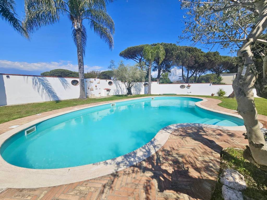 Villa a Terracina in Viale delle Rose, 12 - Foto 2