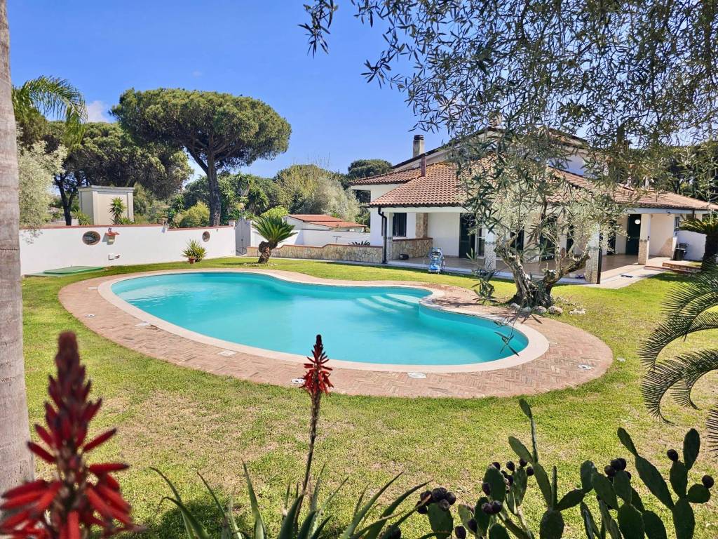 Villa a Terracina in Viale delle Rose, 12 - Foto 3