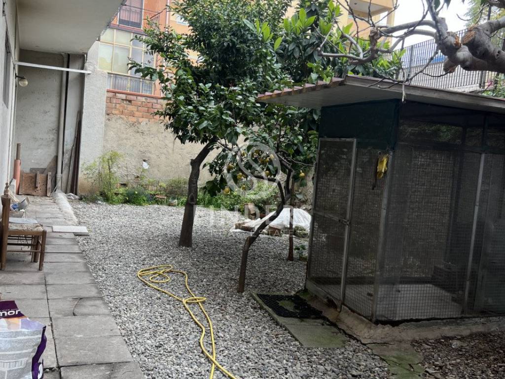 Palazzo / stabile a Reggio calabria in VICO PETRILLINA DIR. VERSACE 15 - Foto 4