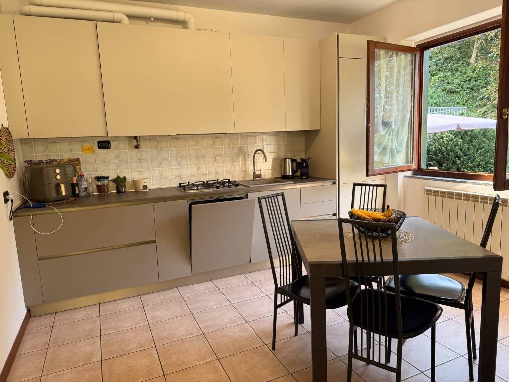 Appartamento a Asso in Via Dosso, 41 - Foto 4