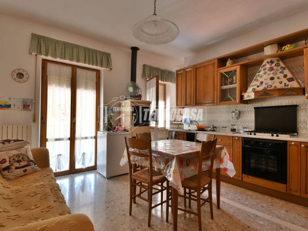 Appartamento a Roccafluvione in Via Eugenio Montale 1 - Foto 5