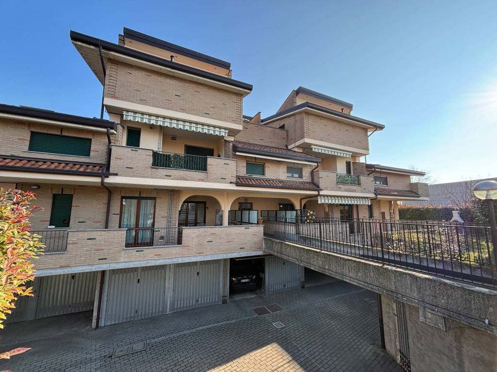 Appartamento a Gerenzano in Via San Francesco d'Assisi, 19 - Foto 2