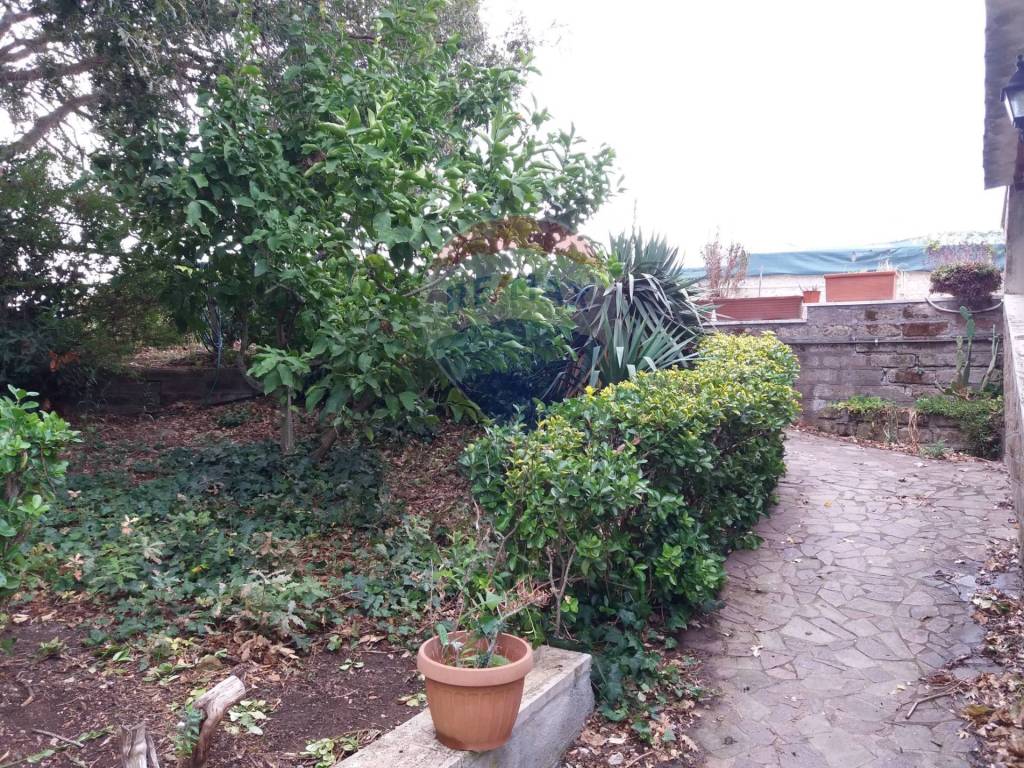 Villa a Aprilia in via avisio, 19 - Foto 4
