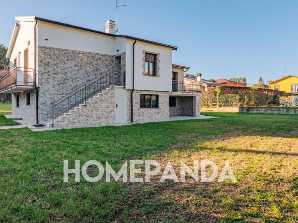 Villa a Merate in Via Evangelista Torricelli, 5 - Foto 2