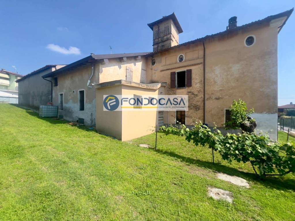 Villa a Castiglione delle stiviere in Via Canonica, 11 - Foto 3