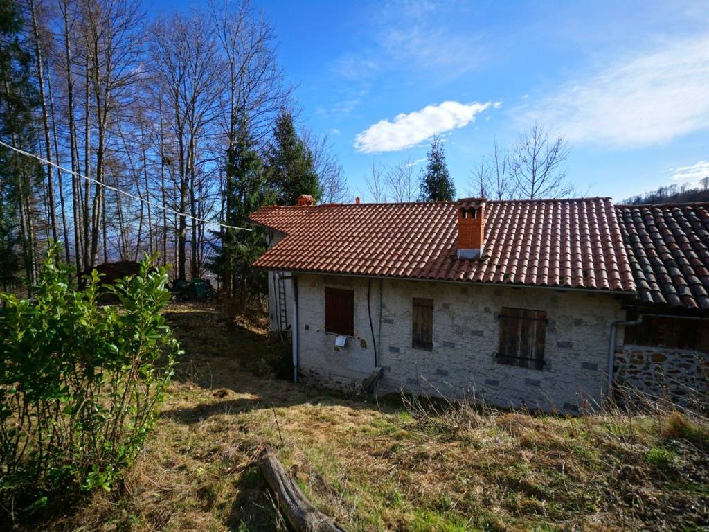 Casa indipendente a Valdilana in Regione Prapiano - Foto 3