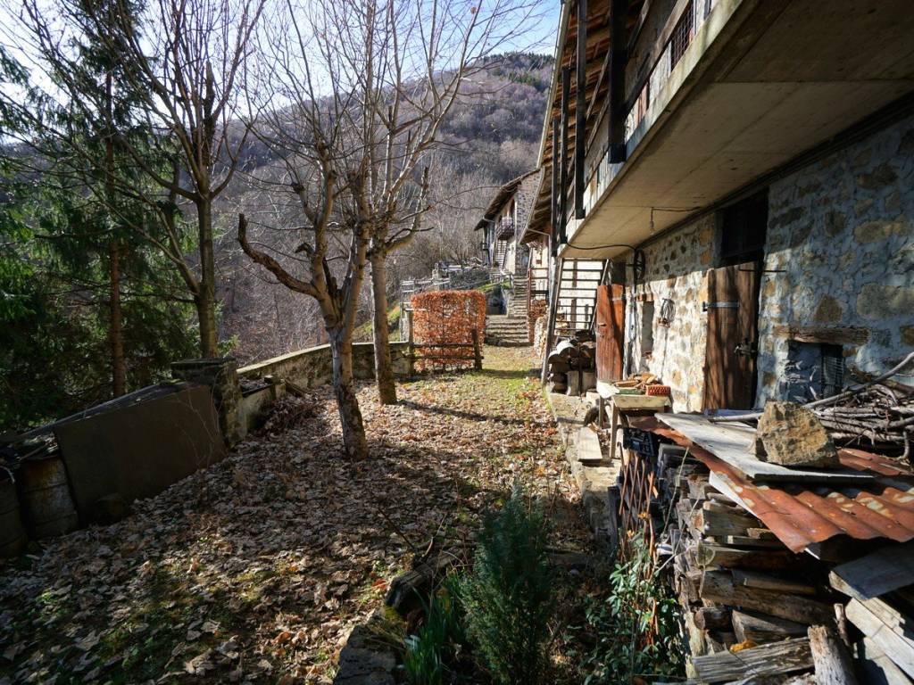 Casa indipendente a Valdilana in Regione Prapiano - Foto 4