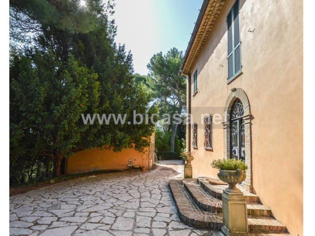 Villa a Pesaro in Strada dei Condotti - Foto 3
