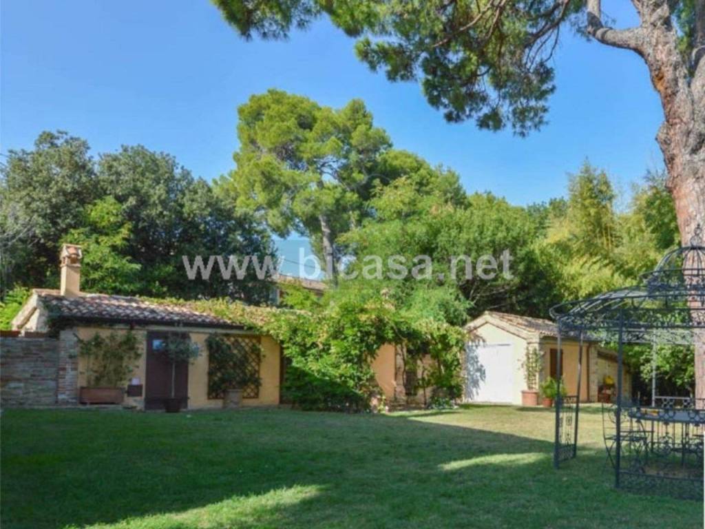 Villa a Pesaro in Strada dei Condotti - Foto 4