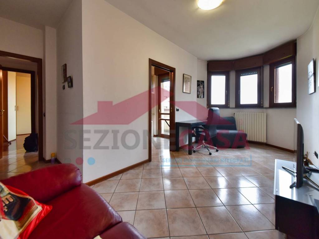 Appartamento a Caronno pertusella in Corso Italia - Foto 4