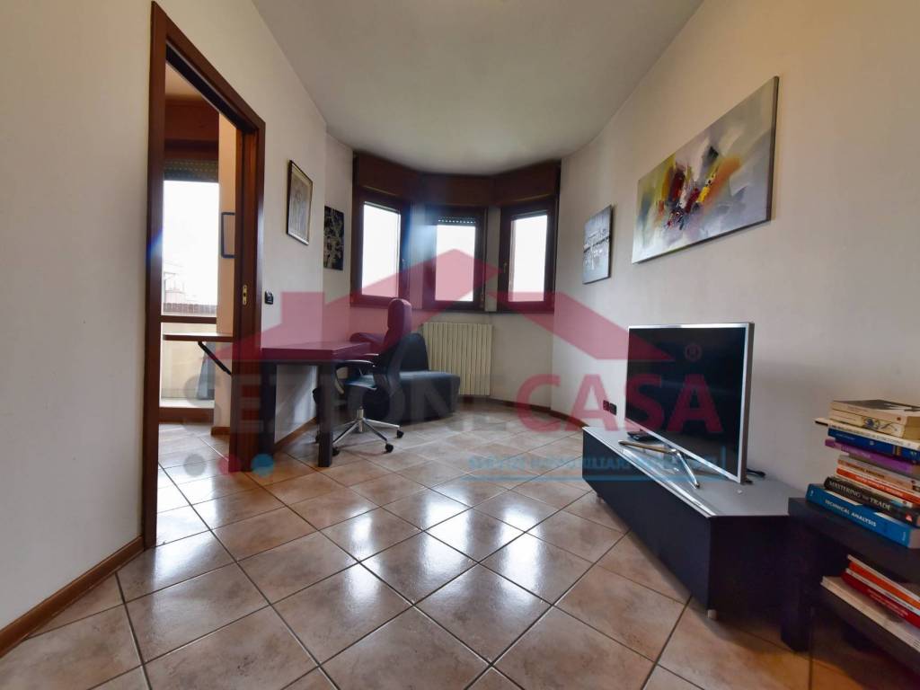 Appartamento a Caronno pertusella in Corso Italia - Foto 5