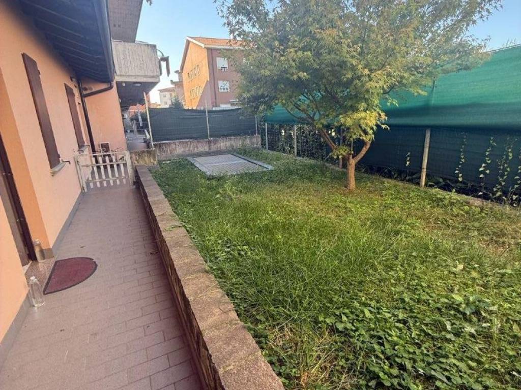 Appartamento a Bonate sotto in Via Papa Giovanni XXIII Beato, 2 - Foto 4