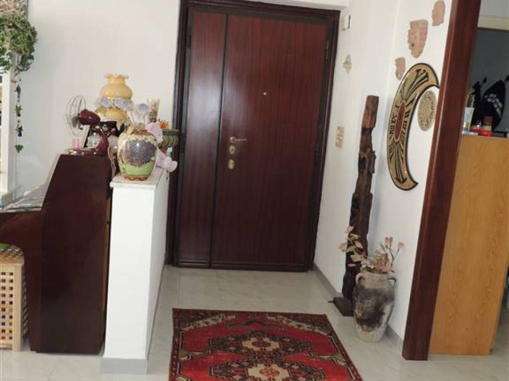 Appartamento a Monte romano in Via Molise - Foto 3