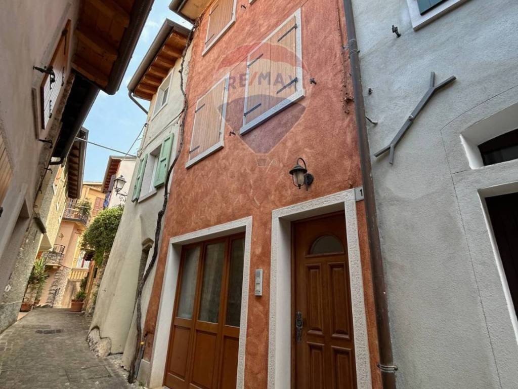 Rustico / casale a Brenzone sul garda in via Cortivi, 10 - Foto 2
